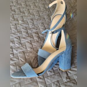 New Kelly and Katie blue shoes. Size 9. Heel about 3 1/4